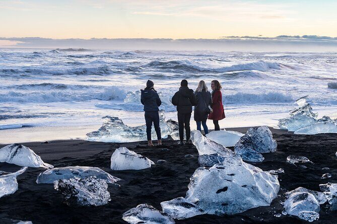 4-Day Iceland: Golden Circle, South Coast, Volcano Hike & Northern Lights - Day 4 Geldingadalir Volcano Hiking and the Northern Lights Night