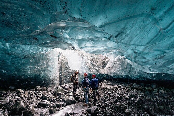 4-Day Iceland: Golden Circle, South Coast, Volcano Hike & Northern Lights - Reykjavik Pickup, Small-Group Feel, and On-Board Wi‑Fi