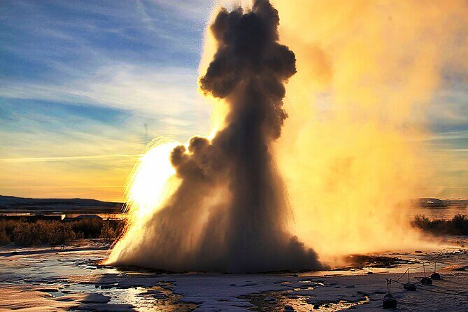 Day Trip to the Golden Circle and Hot spring Geyser by 4WD Jeep from Reykjavik - The guide-led rhythm: weather-proofing and time to explore