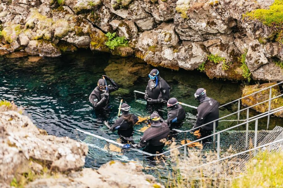 From Reykjavík: Golden Circle Tour and Silfra Snorkeling - Gullfoss and Geysir: Big power, timed breaks