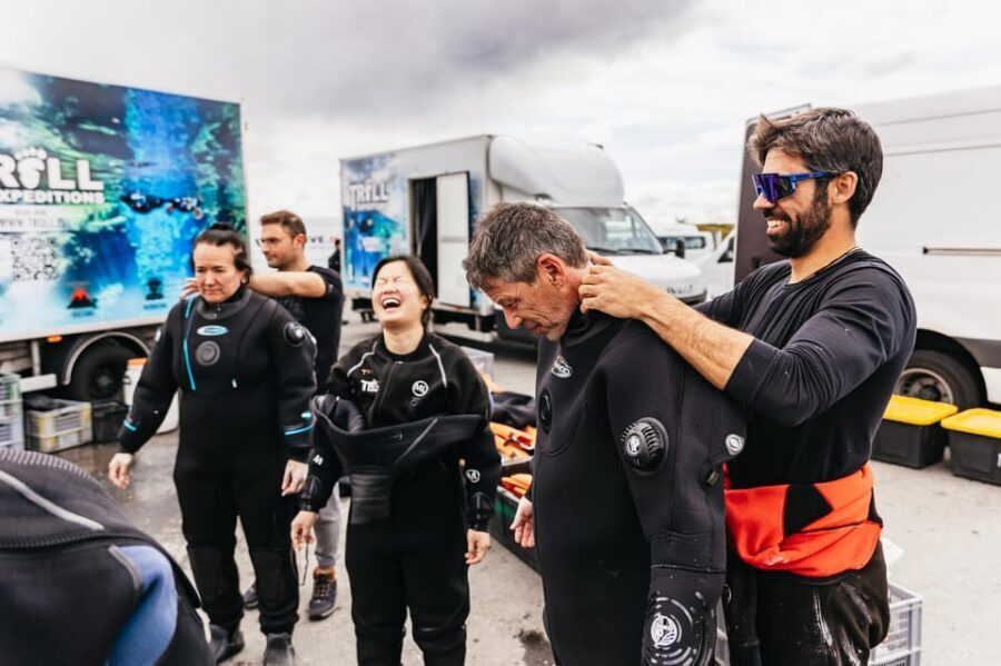 From Reykjavík: Golden Circle Tour and Silfra Snorkeling - Snorkeling in Iceland’s filtered meltwater: What to expect in the water
