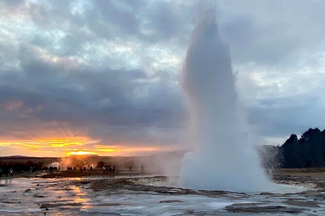 Full Day Golden Circle - Guided Tour - Flúðir and the natural pool: geothermal time, not just sightseeing