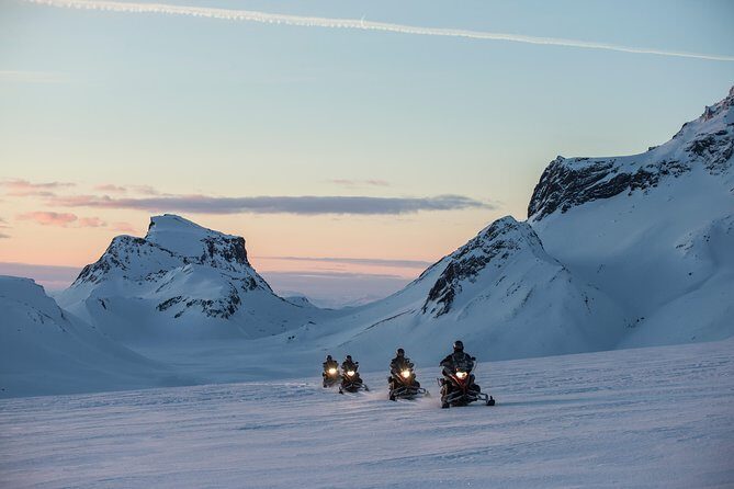 Golden Circle and Glacier Snowmobile Experience from Reykjavik - Stop 1: Þingvellir National Park and the “plates pulled apart” effect