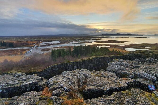Golden Circle and Kerid Volcanic Crater Small-Group Day Tour - Kerið Volcanic Crater Lake: The Stop Most People Don’t Make Time For