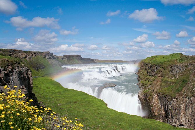 Golden Circle Day Trip with Fridheimar Greenhouse visit from Reykjavik - Strokkur geyser at Geysir: how to get the eruption you came for