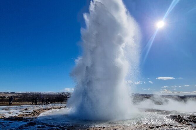 Golden Circle Experience - Private Eco Tour - Kerið Crater Rim Views: The Lake in the Volcano Bowl
