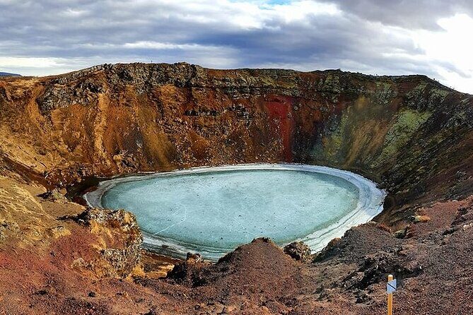 Golden Circle, Kerid Crater & Geothermal Lagoon -Small Group Tour - Geysir Area: Strokkur’s Eruptions and the Art of Standing Still