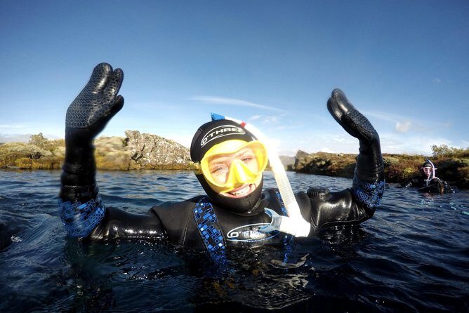 Golden Circle & Snorkeling in Silfra From Reykjavík with Free Photos - Haukadalur and Geysir Geothermal Area: Steam, Hot Water, and Real Timing