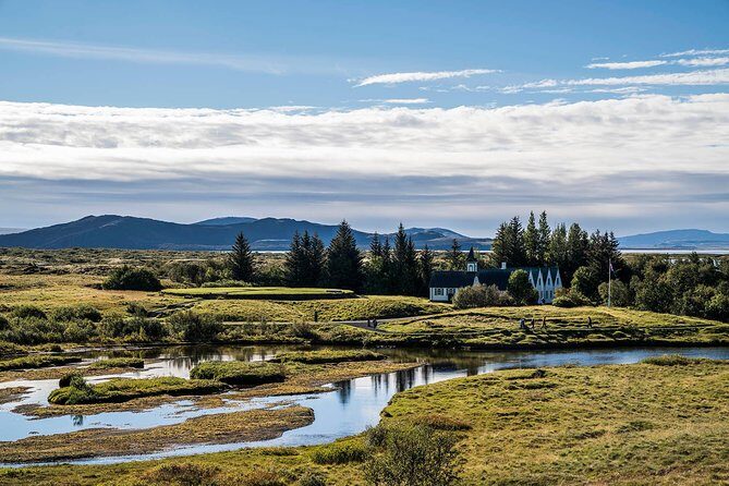 Private Golden Circle Classic Tour from Reykjavik - Kerið Crater: a short stop with included admission