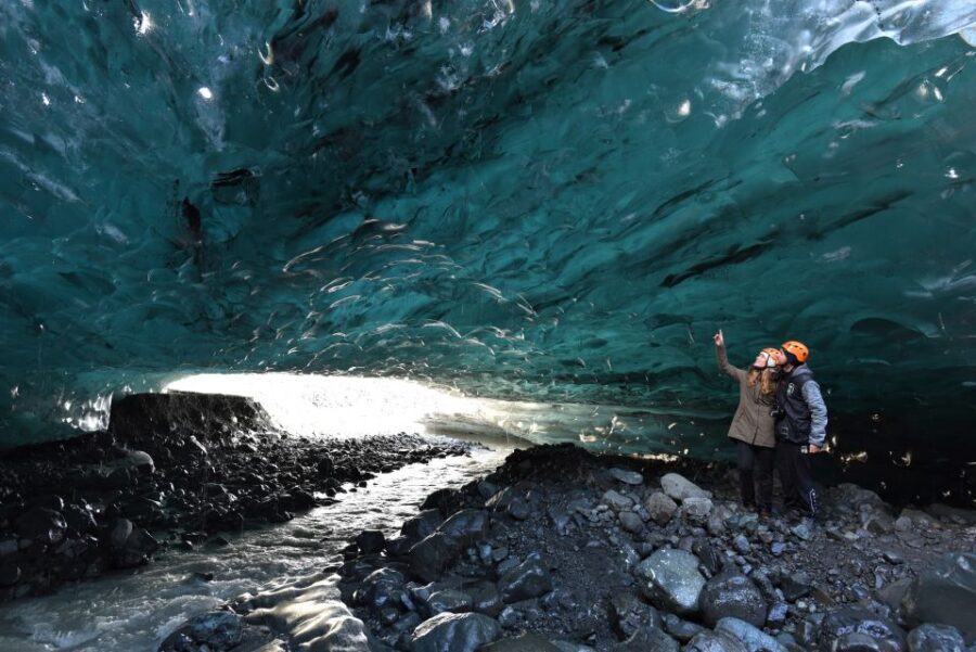 Reykjavik: 3-day South Coast and Golden Circle Experience - Skógafoss and the 527 steps: a workout with a view