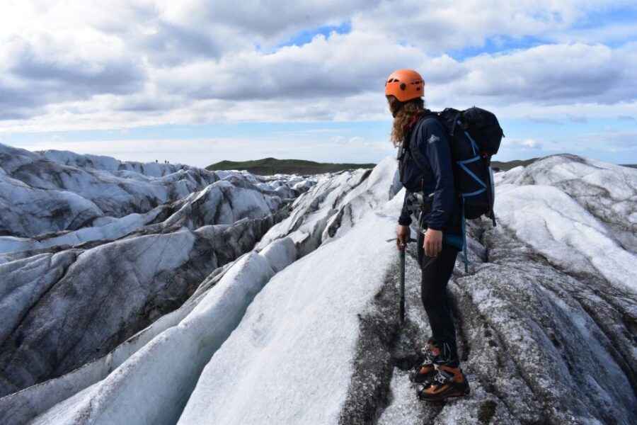 Reykjavik: 3-day South Coast and Golden Circle Experience - The glacier hike: what the 3-hour session really feels like