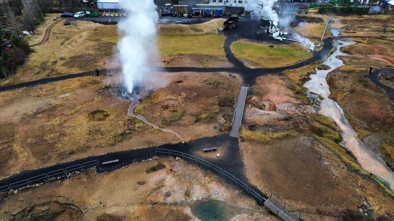 Reykjavík: Golden Circle, 2 Geysers & Geothermal Bakery Tour - Golden Circle, but with a second geyser stop that matters
