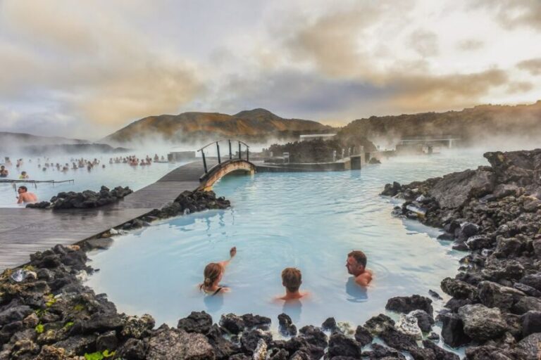 Reykjavík: Golden Circle, Blue Lagoon, and Aurora Tour - The Golden Circle Game Plan: Thingvellir, Geysir, Gullfoss