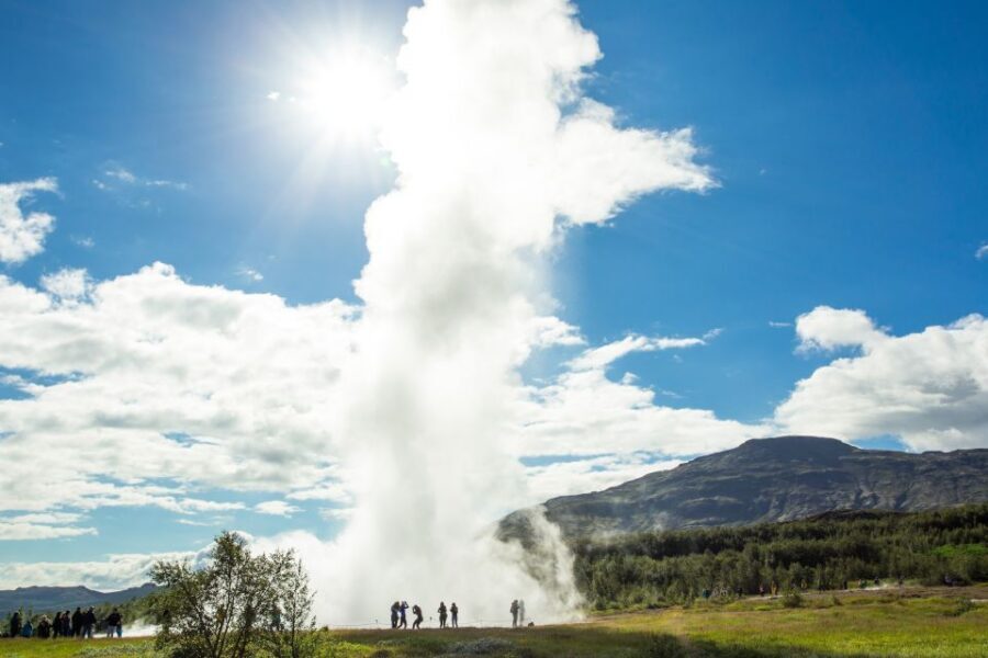 Reykjavik: Golden Circle Day Tour with optional Blue Lagoon - Onboard Comfort: WiFi, USB Power, and GPS Audio That Keeps You Oriented