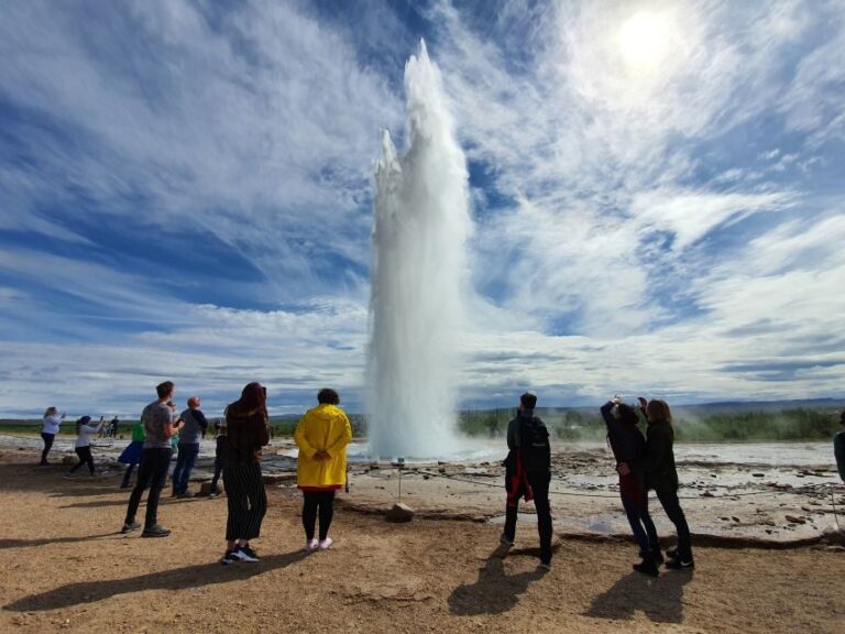 Reykjavik: Golden Circle, Kerid Crater and Sky Lagoon Tour - Þingvellir National Park: Walk Between Continents
