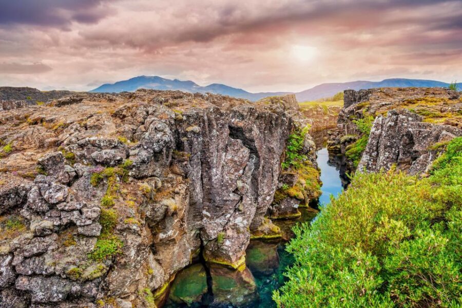 Reykjavík: Golden Circle Minibus Tour & Blue Lagoon Transfer - Kerið Crater: A Quick Walk That Feels Like a View From Another Planet