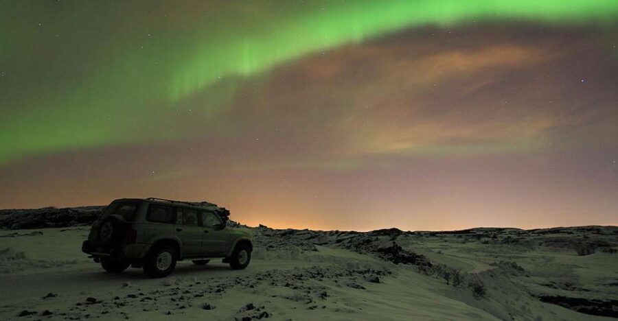 Reykjavik: Golden Circle & Northern Lights 4x4 Tour - Geysir and Strokkur: watching geothermal power in motion