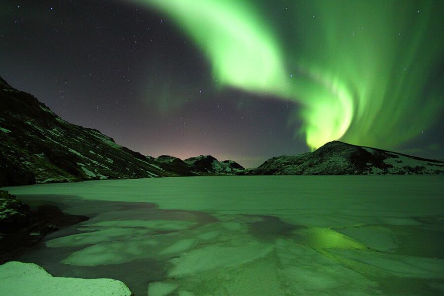 Reykjavik: Golden Circle & Northern Lights 4x4 Tour - Gullfoss Waterfall: Golden Falls and mist you can feel