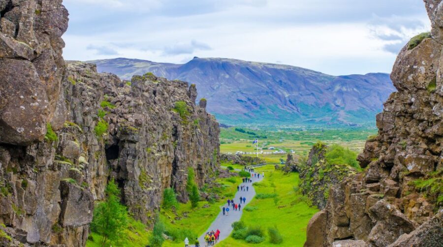 Reykjavik: Golden Circle Tour with Blue Lagoon Visit & Entry - Geysir Park and Strokkur: the eruption game you’ll actually win