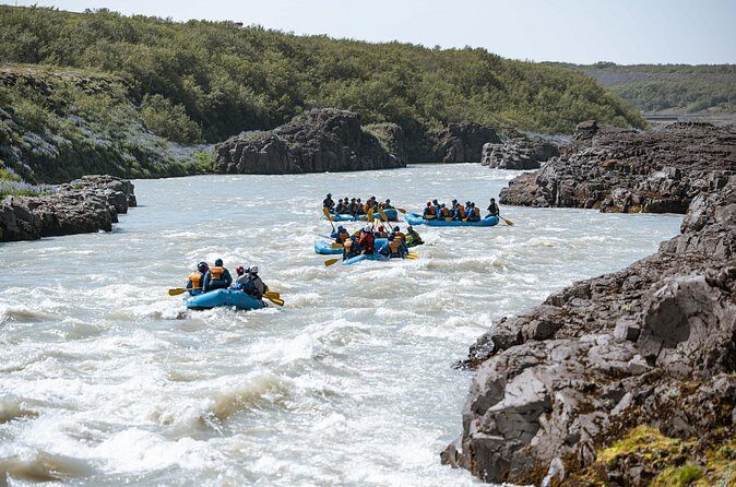 River Rafting on the Golden Circle - On the Hvítá run: rapids, a possible cliff jump, and real river views