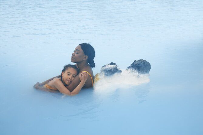 Small-Group Golden Circle, Blue Lagoon with Ticket & Kerid Crater - What guides tend to do right on this tour