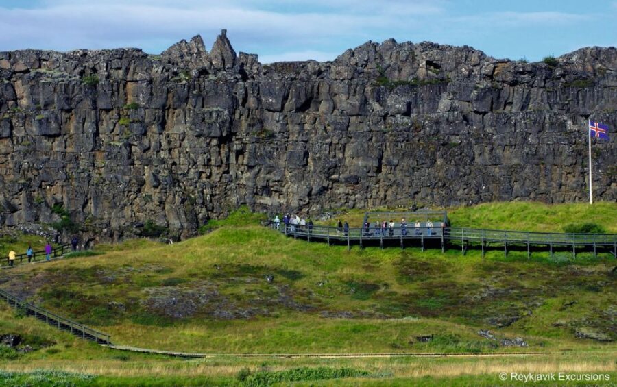 The Golden Circle & Hop On - Hop Off Combo Deal - Þingvellir National Park walk: where two continents pull apart