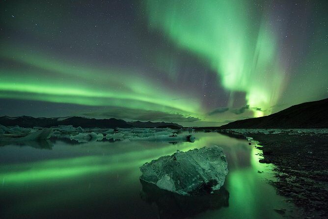 The Golden Circle & Northern Lights Guided Combo tour - Northern Lights portion: 3 hours of weather-dependent aurora